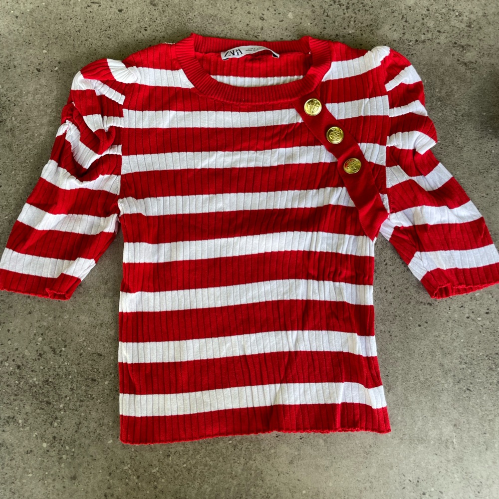 Wmns Zara Red/white stripe knit ribbed top with puff ruched sleeves Size S